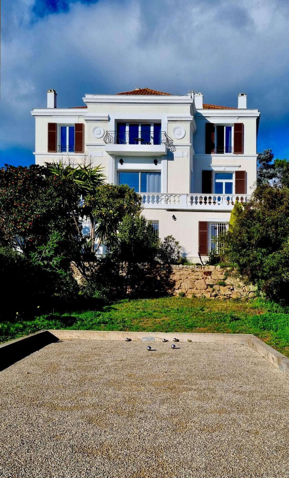 Villa Les Roches 망들리유 라 나플 외부 사진