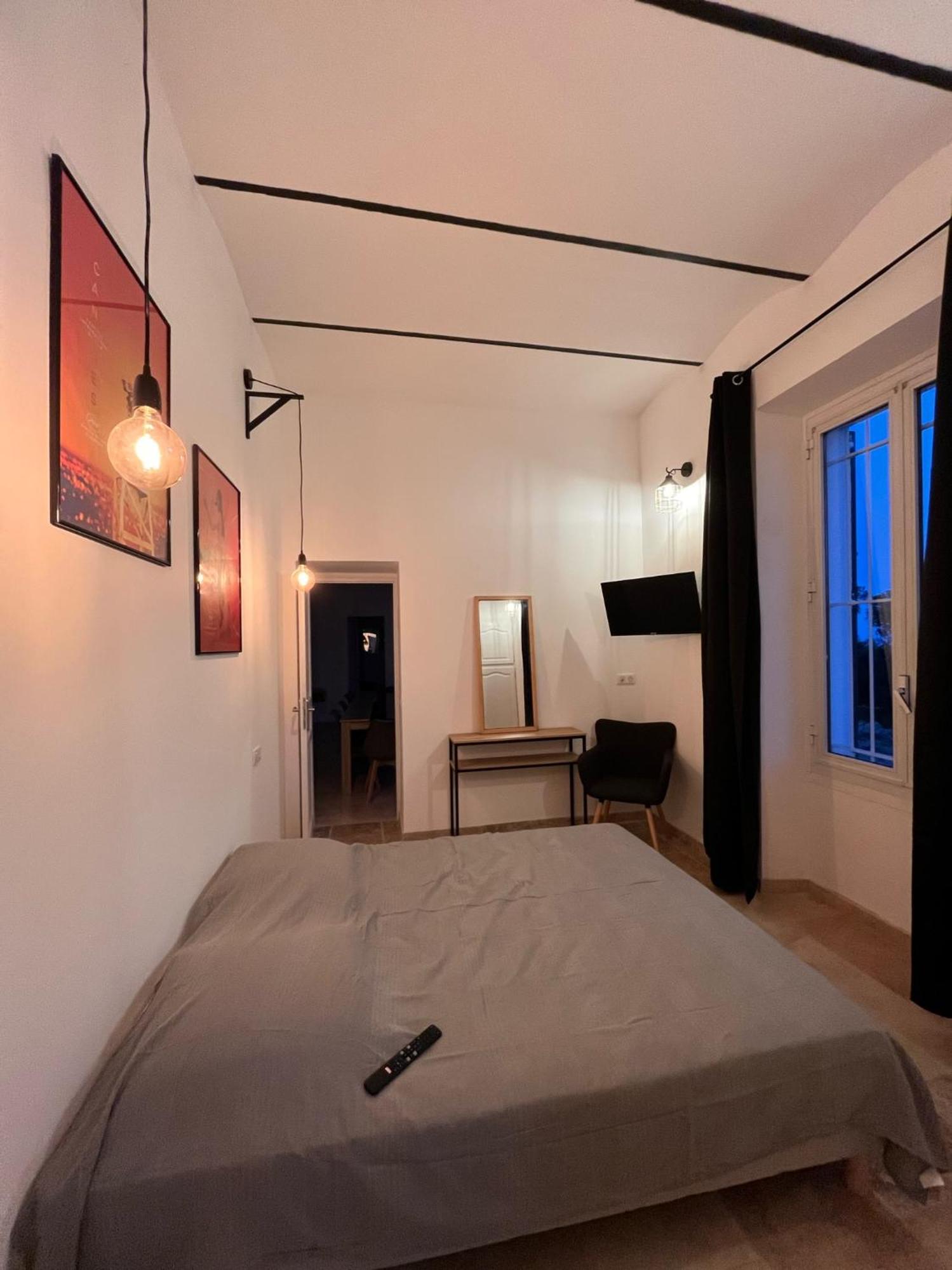Villa Les Roches 망들리유 라 나플 외부 사진