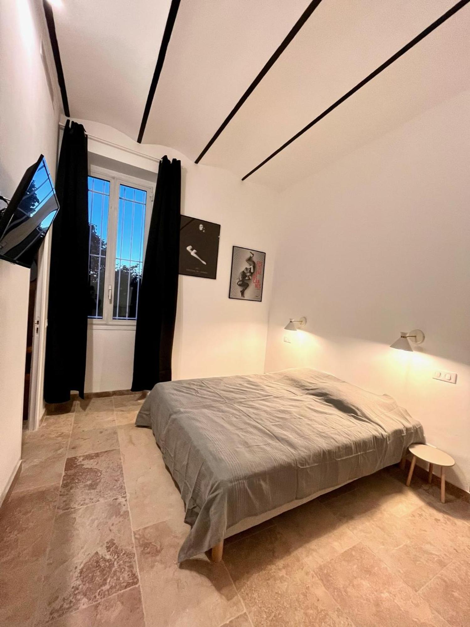 Villa Les Roches 망들리유 라 나플 외부 사진